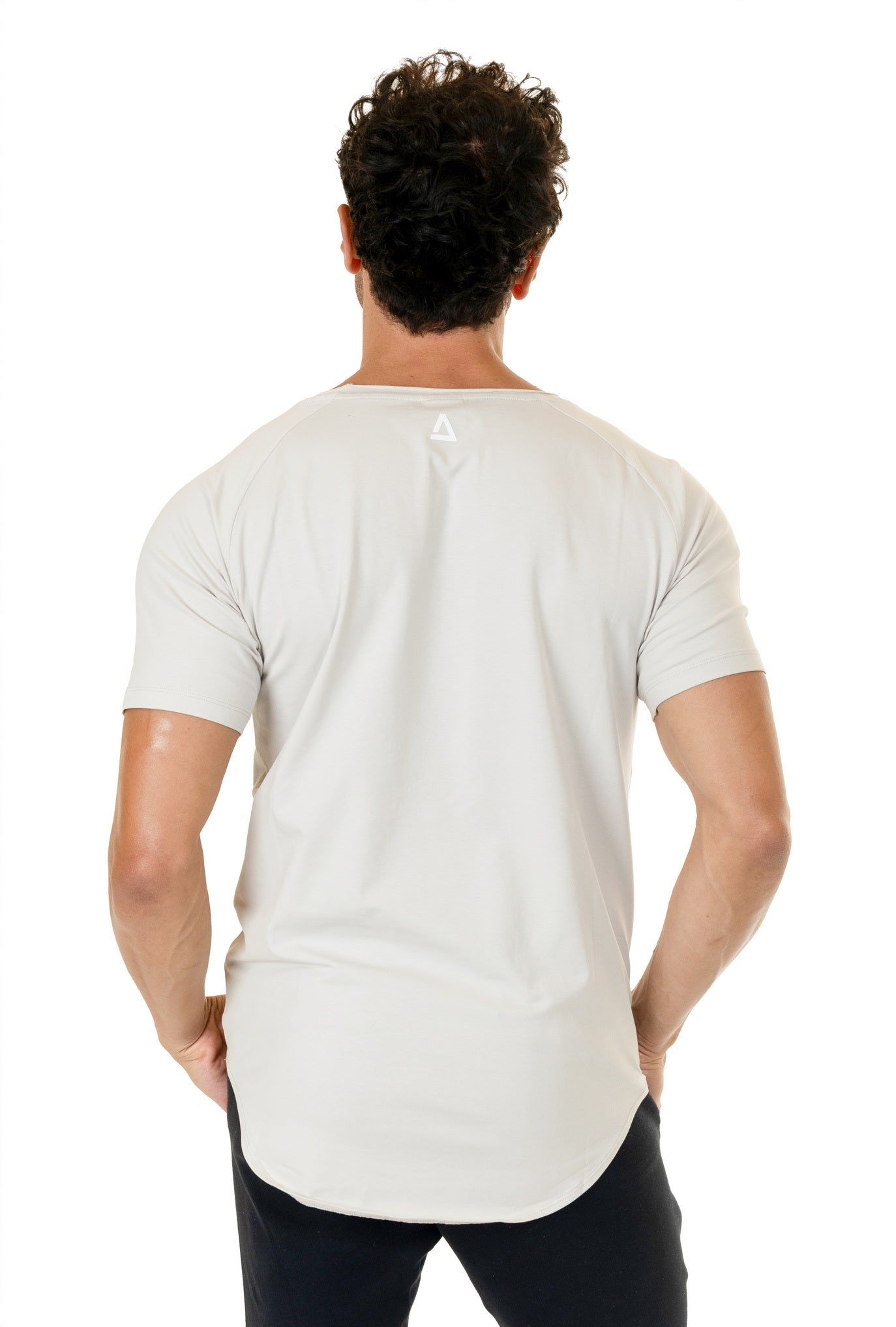 Men’s Scoop Tee