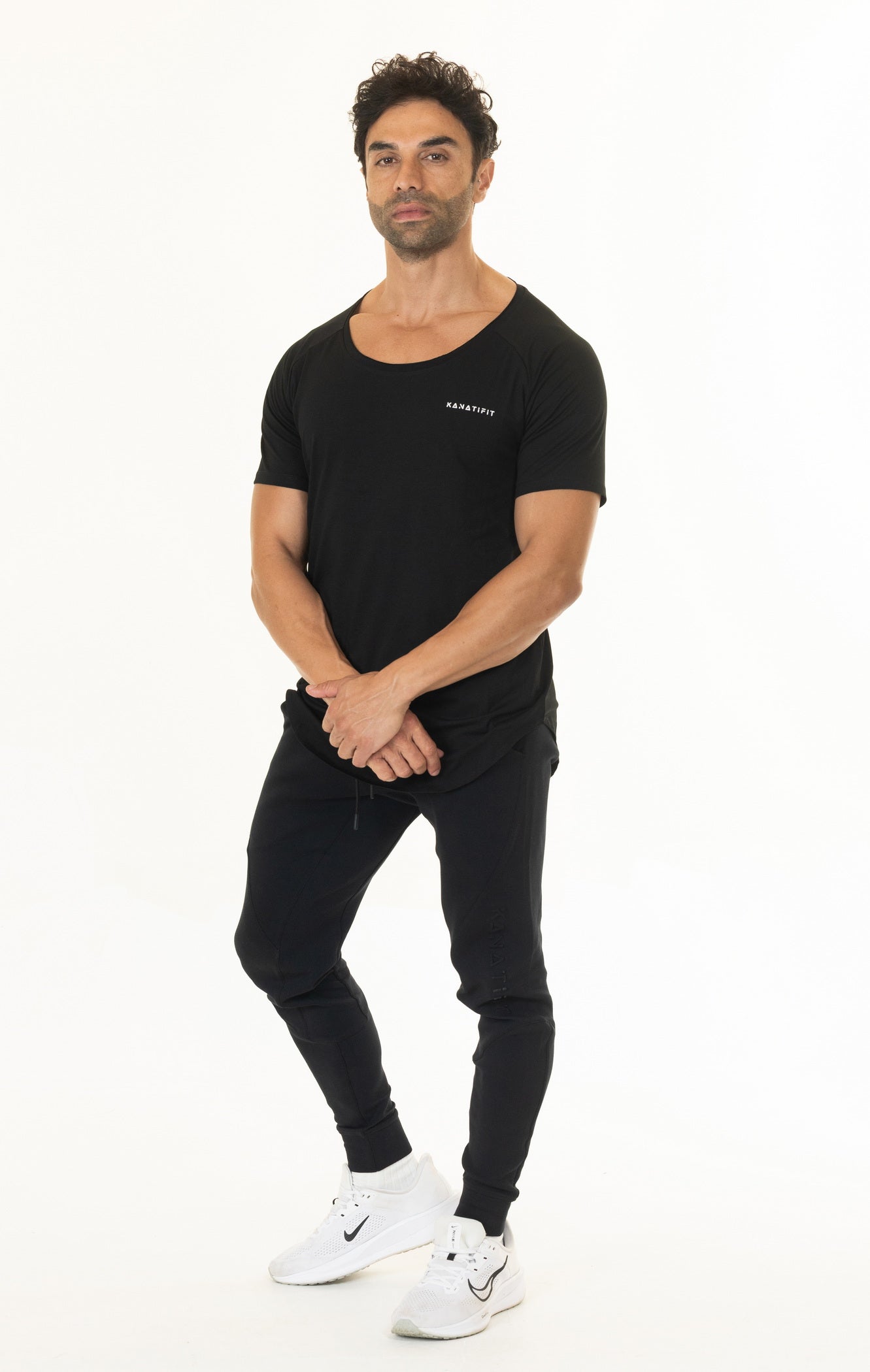 Men’s Scoop Tee